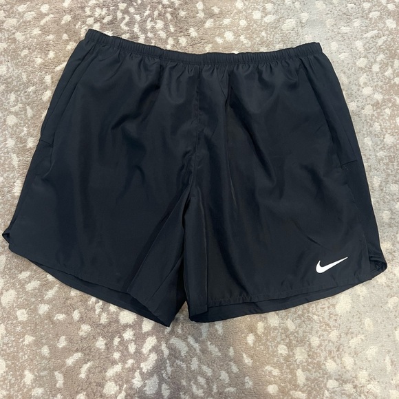 Nike Shorts NWT - Picture 1 of 4